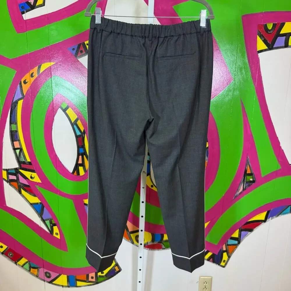 J. Crew, Gray and White Capris with Stretch Waistband. Size 6. Excellent cond!